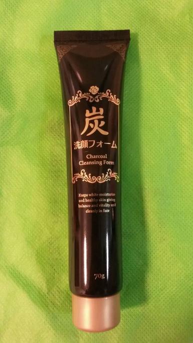 Charcoal Cleansing Foam โฟมถ่านทำความสะอาดผิวหน้าจากญี่ปุ่น 100%